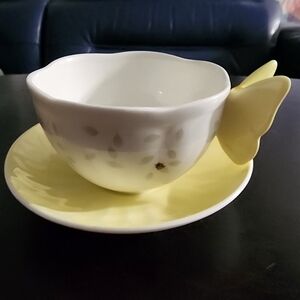 0Lenox Butterfly Meadows Collection Teacup and Saucer,Yellow Butterfly Handle